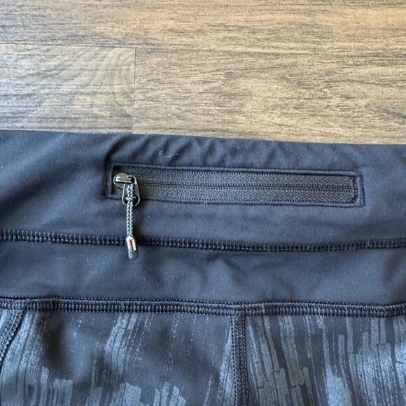 Lululemon Run Inspire Crop II Black and Grey Leggings sz 8 - Picture 7 of 8